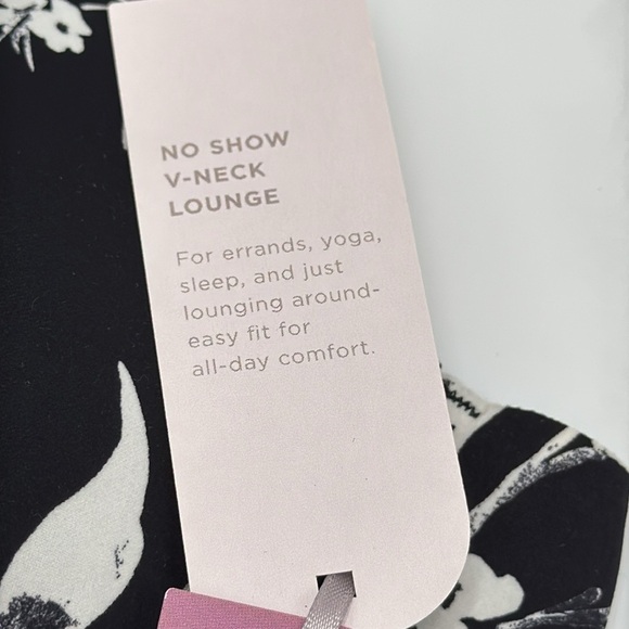 NWT Ambrielle Priya Floral V-Neck Lounge Bra – Black, Size S - Picture 3 of 10